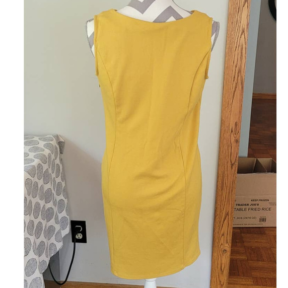 Mystree Mustard Yellow Dress Lace Applique Ruffle Size Large - Picture 3 of 6